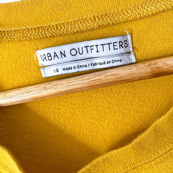 Urban Outfitters Chris Tie-Front Cropped Tee - Picture 7 of 7